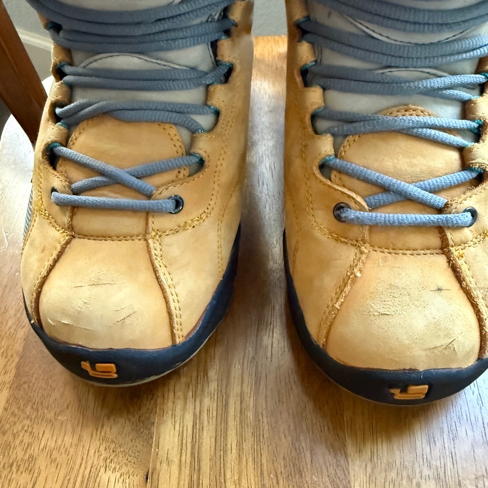 Burton Snowboarding Boots - Tan and Gray - Picture 2 of 8